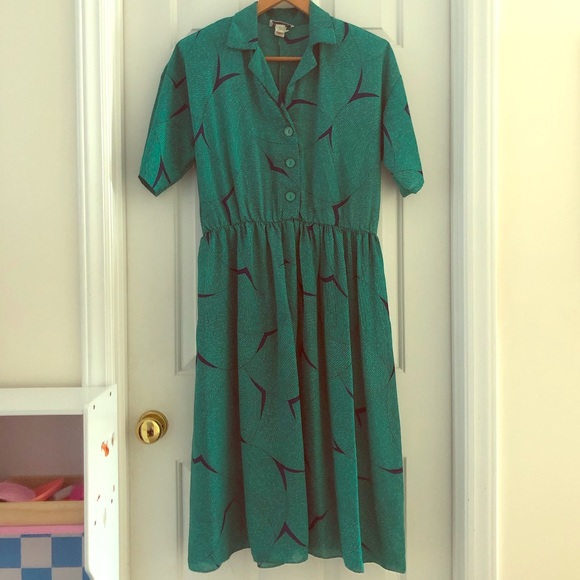 Perceptions Dresses & Skirts - Vintage Green Button Up Dress